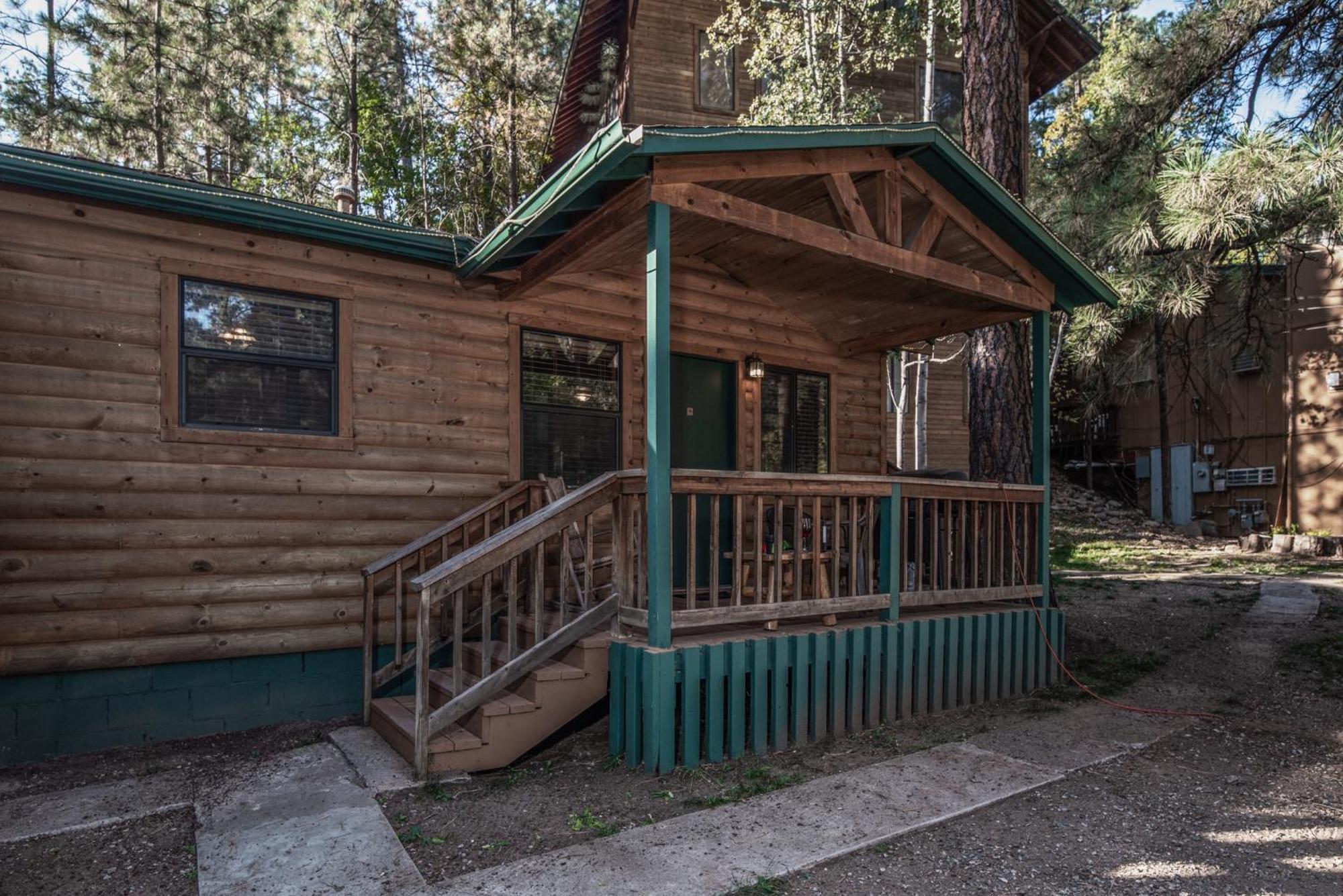 Upper Canyon Inn & Cabins Ruidoso Exterior photo